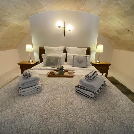 Avec Piscine Privee Dans Pour 6 Personnes Uzes