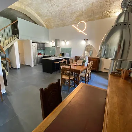 Avec Piscine Privee Dans Pour 6 Personnes Uzes