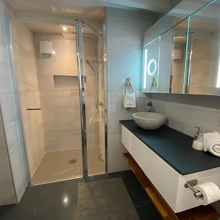 Avec Piscine Privee Dans Pour 6 Personnes * 于泽斯
