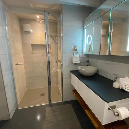 Avec Piscine Privee Dans Pour 6 Personnes * Uzes