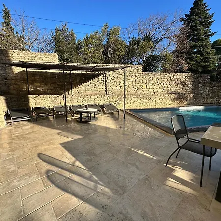 Avec Piscine Privee Dans Pour 6 Personnes *