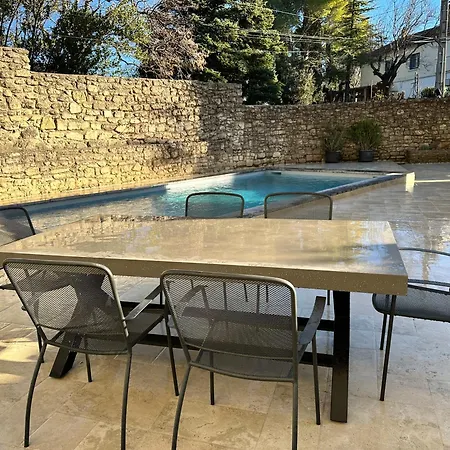 Avec Piscine Privee Dans Pour 6 Personnes Uzes