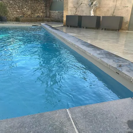 Avec Piscine Privee Dans Pour 6 Personnes * Uzes