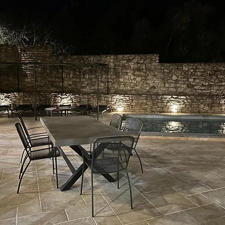 Avec Piscine Privee Dans Pour 6 Personnes 公寓 *