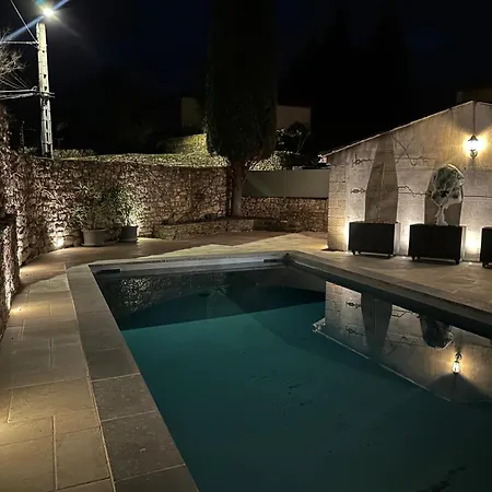 公寓 Avec Piscine Privee Dans Pour 6 Personnes *