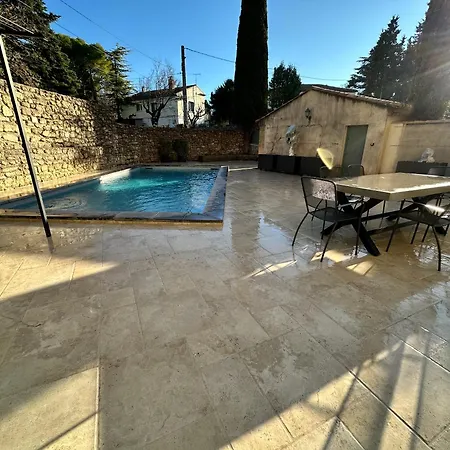 Avec Piscine Privee Dans Pour 6 Personnes * Uzes