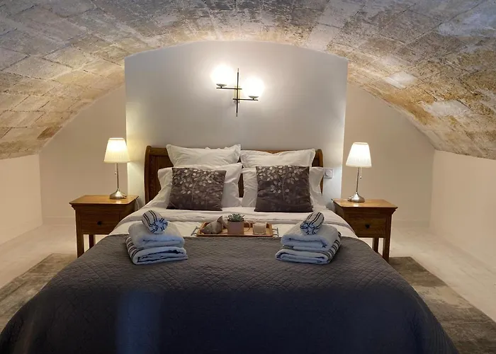 Appartement Avec Piscine Privee Dans Pour 6 Personnes Uzès