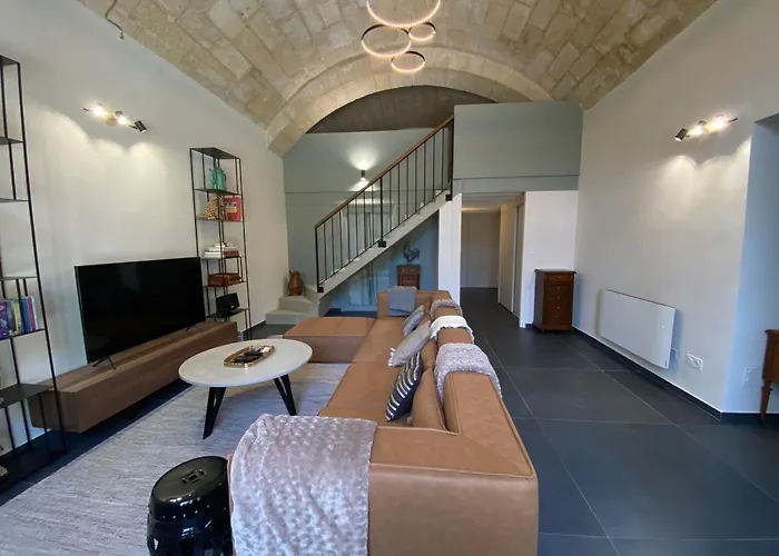 Avec Piscine Privee Dans Pour 6 Personnes