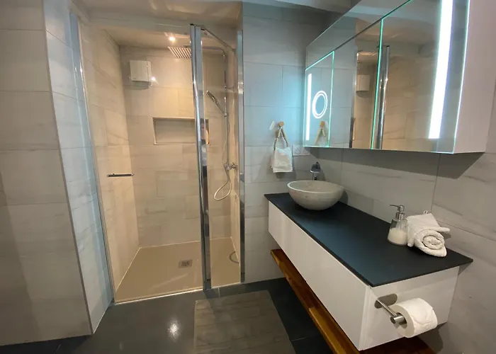 Avec Piscine Privee Dans Pour 6 Personnes * Uzès