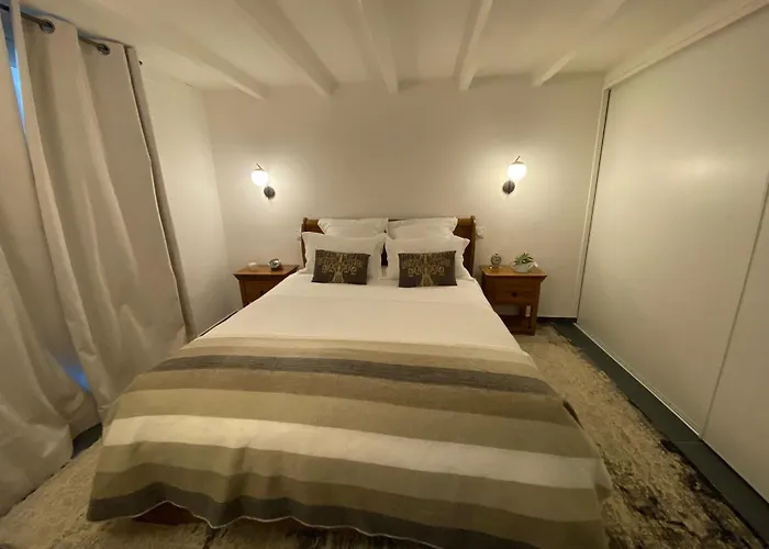 Avec Piscine Privee Dans Pour 6 Personnes * Uzès