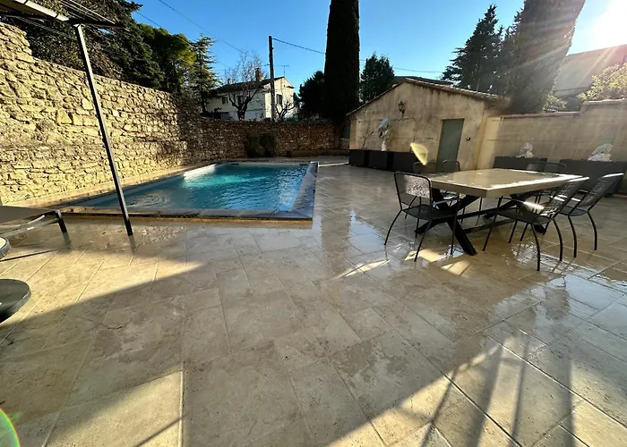 Avec Piscine Privee Dans Pour 6 Personnes * Uzès