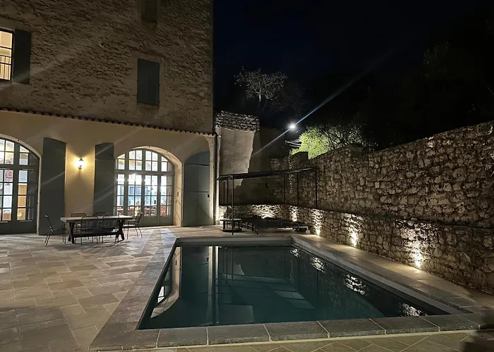 Avec Piscine Privee Dans Pour 6 Personnes