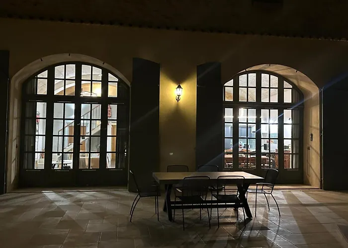 Avec Piscine Privee Dans Pour 6 Personnes Appartement *